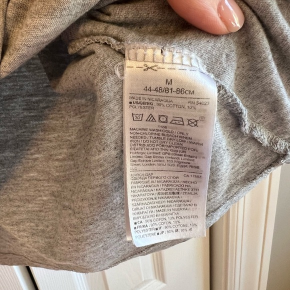 Gap Gray Guinness Graphic T-Shirt - Picture 3 of 4